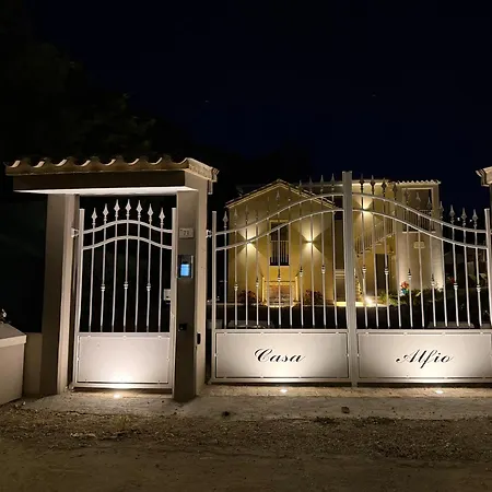 Casa Alfio Feriehus Centobuchi